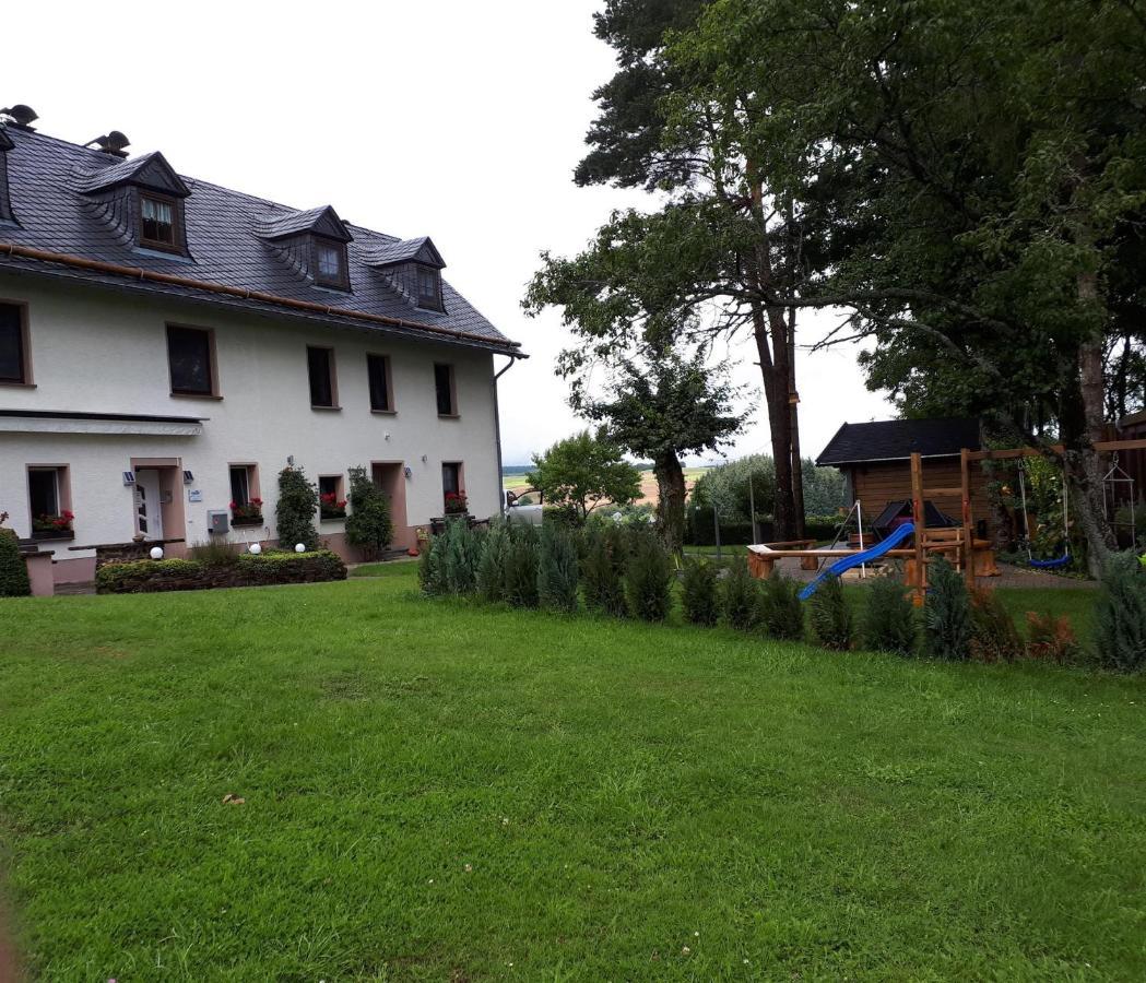 Ferienwohnung Huegelhaus Plutscheid Bagian luar foto